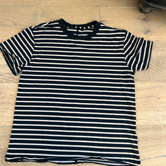 Lululemon All Yours Tee Size 6 Black Stripe - Picture 3 of 10